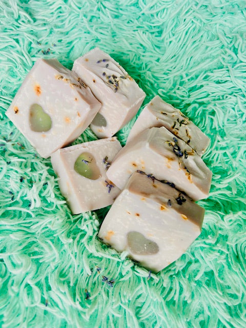 "Lavender Serenity – Olive & Coconut Clay Soap" 💜✨